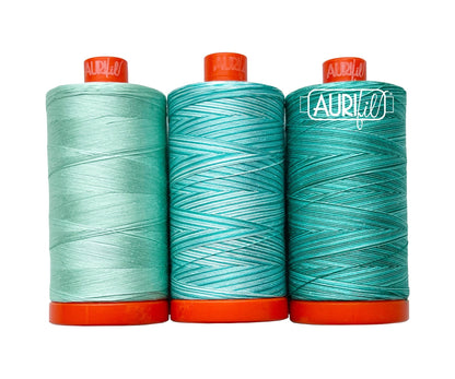 Aurifil Color Builders "Flora"- Août 2022 - Jade Vine - Licence To Quilt