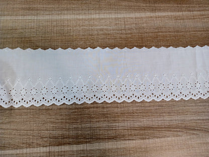 Cotton Eyelet 5" (14cm) - blanc cassé - Licence To Quilt