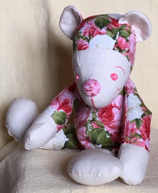 Lily Rose - patron nounours - Licence To Quilt